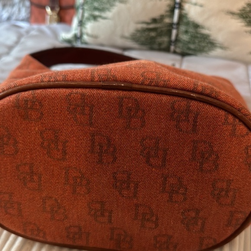 CLASSIC DOONEY & BOURKE Monogram Hobo Bag Excellent Condition! - Picture 8 of 9